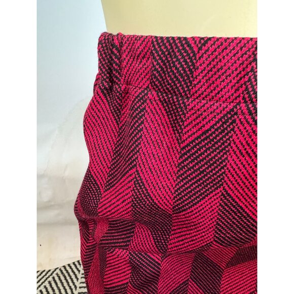 St. John Collection Cranberry/Black Chevron Wool & Rayon Skirt K716335 Size 4 - Picture 3 of 13